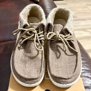 Hey Dude Britt Brown Shoes – Women’s 8 – Lightweight Comfort